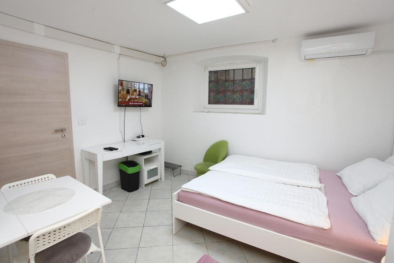 City Room Apartment Date Koper Luaran gambar